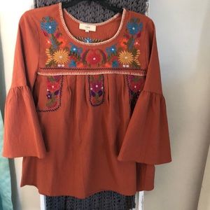 NWOT top with embroidered detail